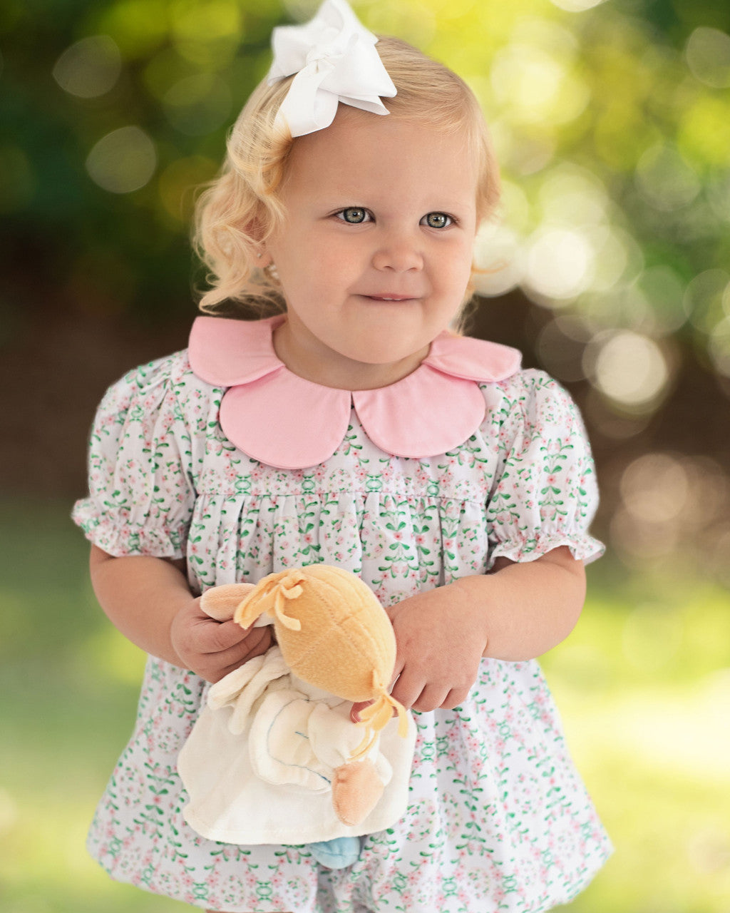 Pink Scalloped Collar Easter Egg Bubble