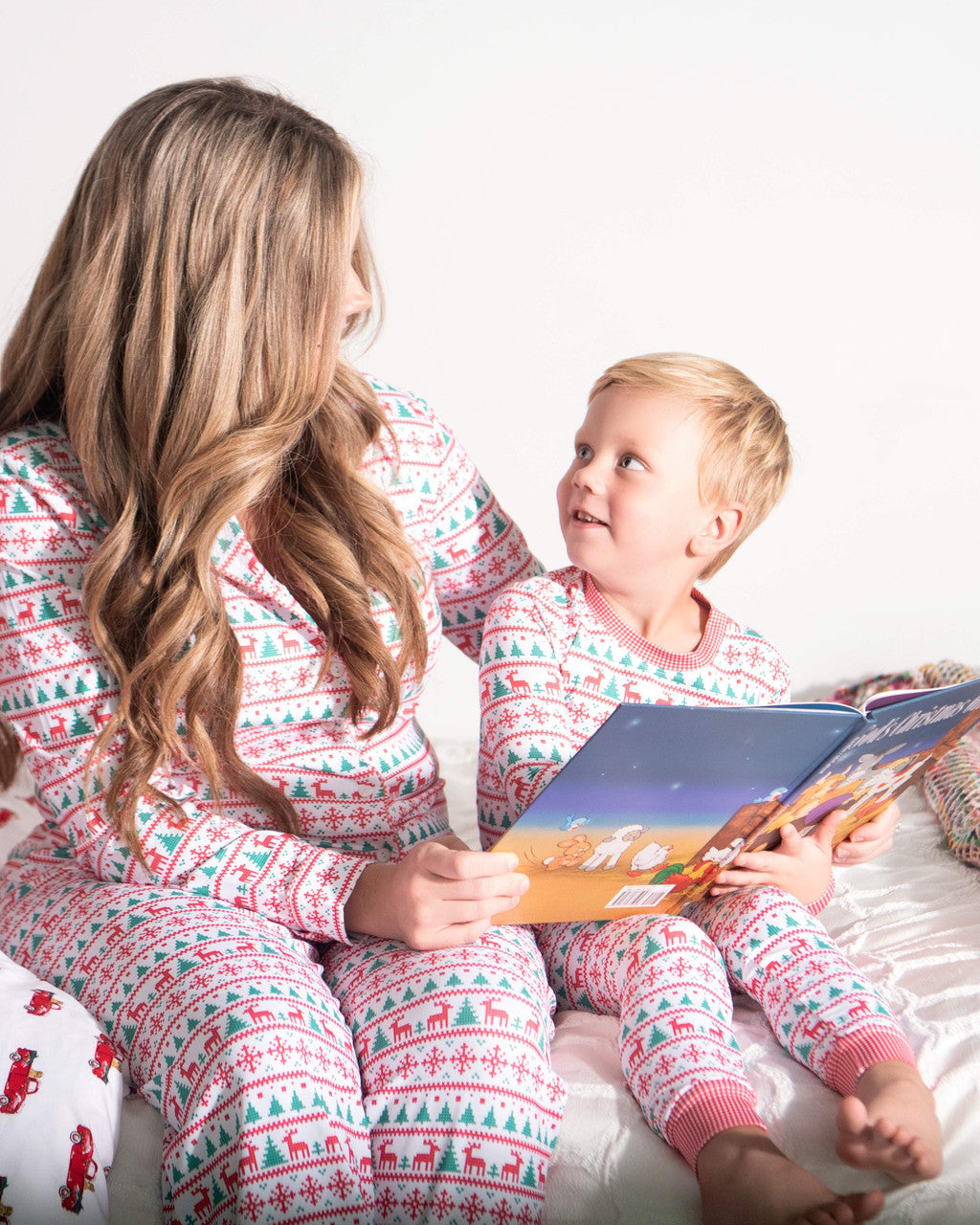 Red And Green Holiday Print Knit Pajamas