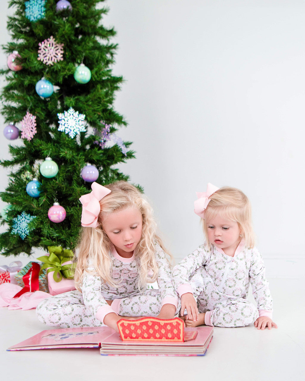 Pink Dot Knit Christmas Wreath Knit Pajamas