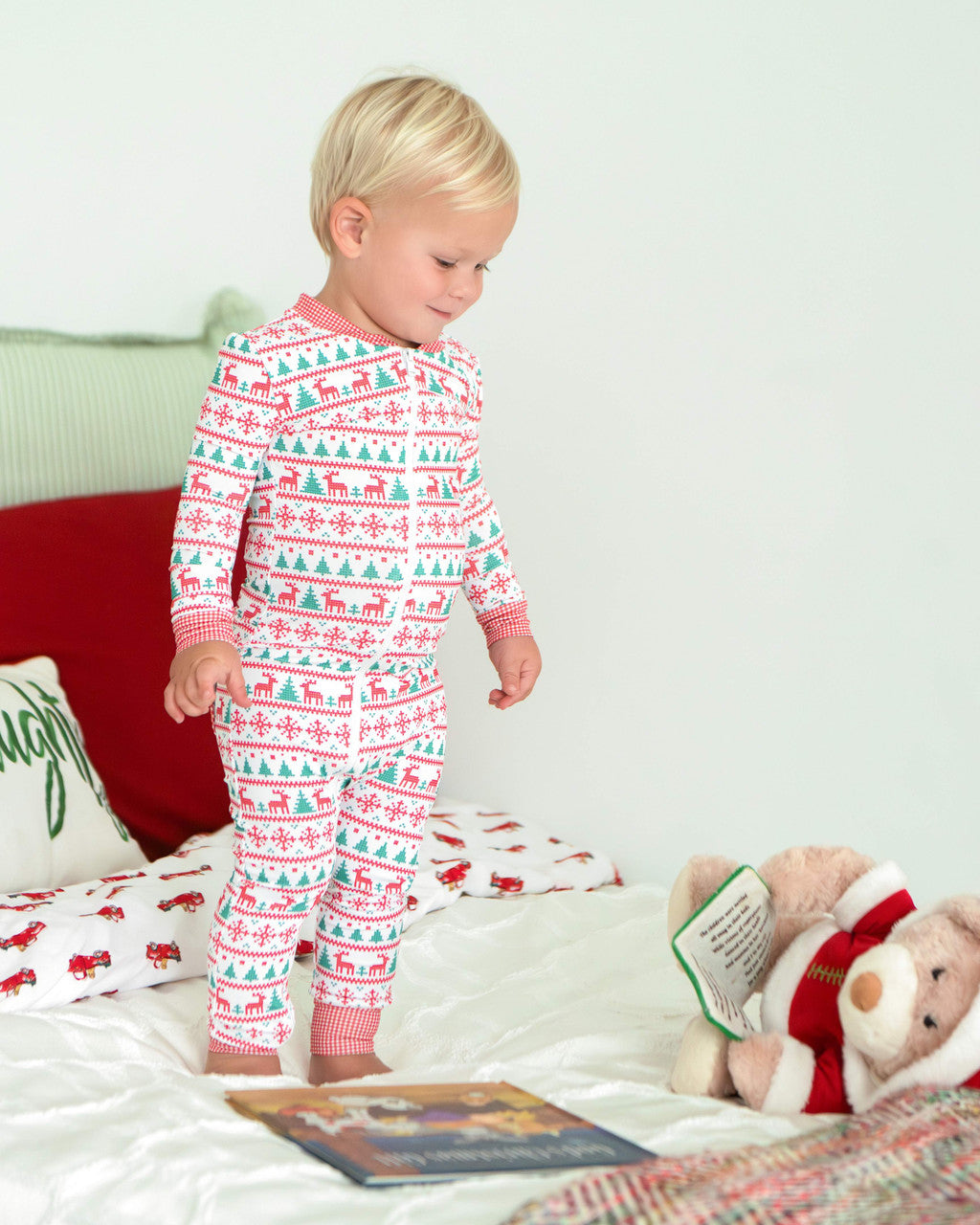 Red And Green Holiday Print Knit Zipper Pajamas